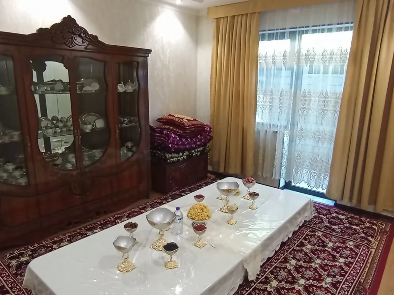 Продаю дом Кибрай Янгиункургон МФЙ. 2 Сот.4 ком +кухня - сталовая.