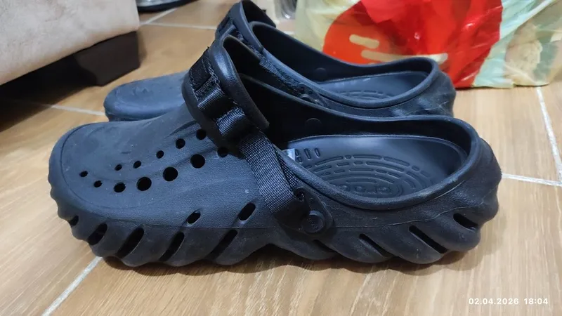 Продам кроксы (crocs) 1 Продам кроксы (crocs) 1