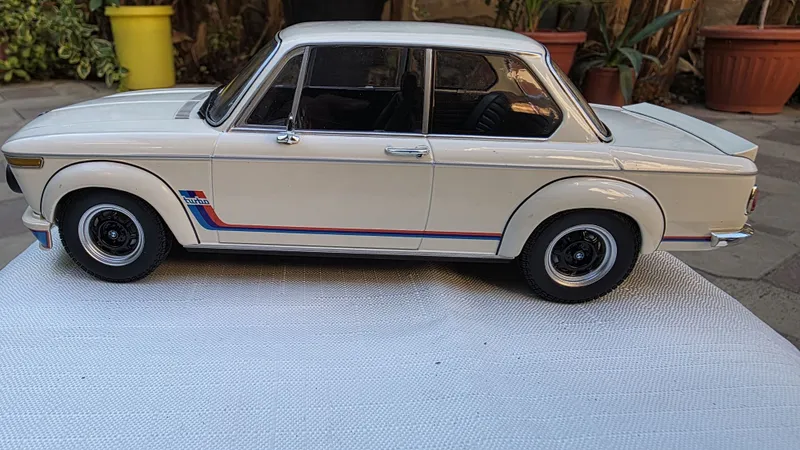 BMW 2002 turbo . мастаб 1:18 — фото 2