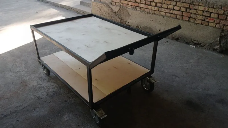 Arava sotiladi 150$