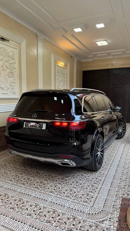 Mercedes-Benz GLS 450 2 Mercedes-Benz GLS 450 2