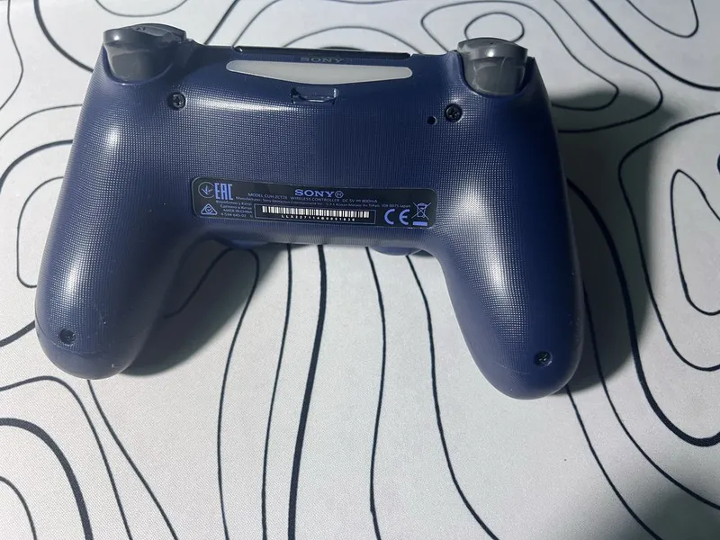 Ikki dona Dualshock 4 joystick sotaman 3 Ikki dona Dualshock 4 joystick sotaman 3