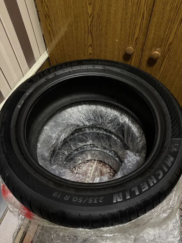 Michelin pilot sport 4 suv 235 50 r19 donasi 350$ 4 ta komplekt 3 Michelin pilot sport 4 suv 235 50 r19 donasi 350$ 4 ta komplekt 3