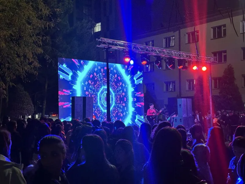 Led ekran, podium, svetomuzika, alyuminiyeviy ferm — фото 3
