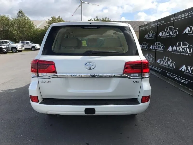Toyota Lc200 orqa fara 1