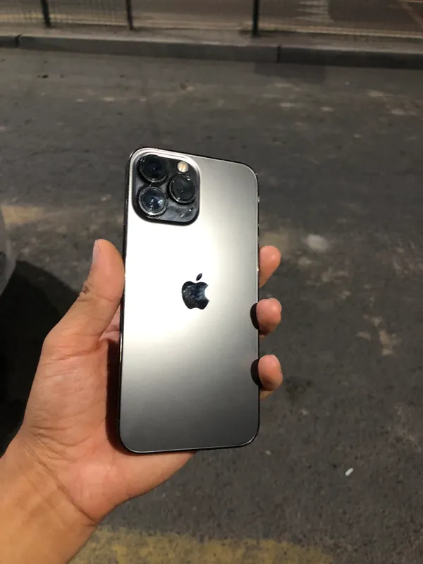 Iphone 13pro max qora 1