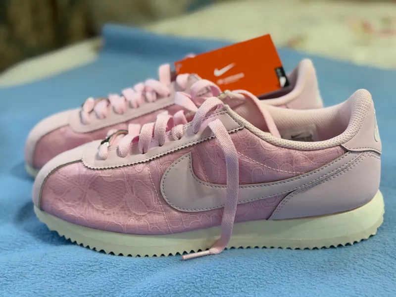 Nike Cortez.Нежно розового цвета.250 размера 1 Nike Cortez.Нежно розового цвета.250 размера 1