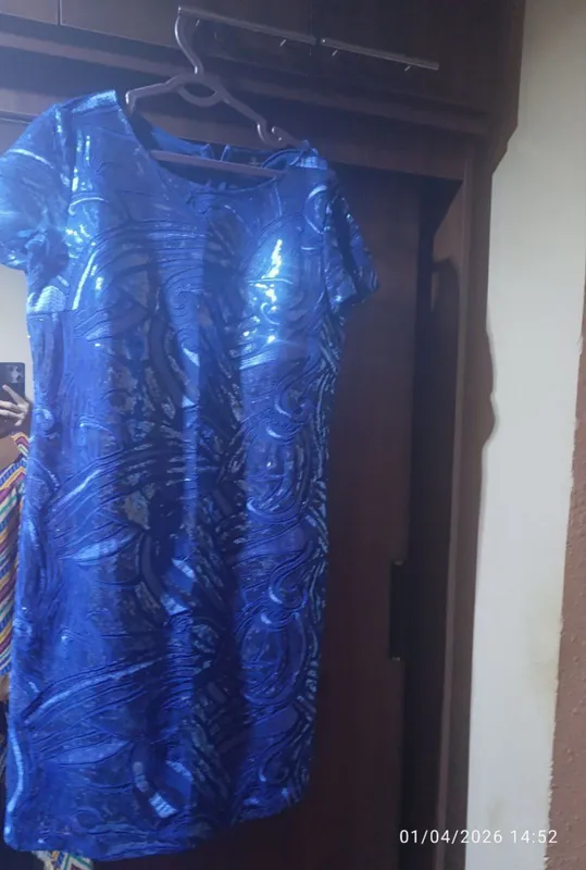 Kiyimlar sotiladi 2