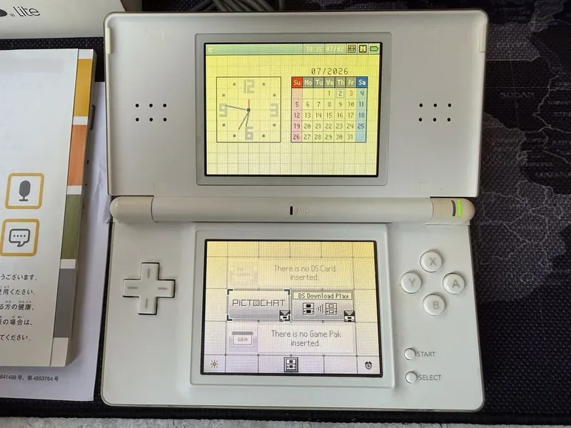 Nintendo DS lite полный комплект 3 Nintendo DS lite полный комплект 3