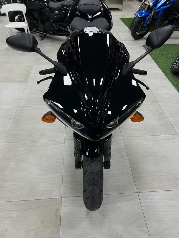 YAMAHA R1 2