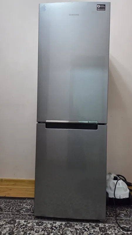 Холодильник SAMSUNG с нижней морозильной камерой, RB29FSRNDSA