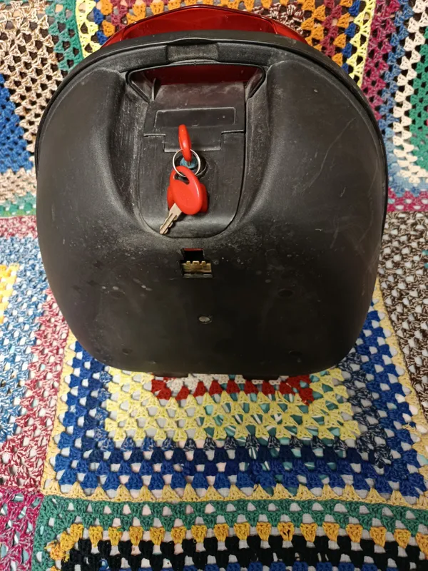 Mototsikl, skuter, moped uchun kofr 4 Mototsikl, skuter, moped uchun kofr 4
