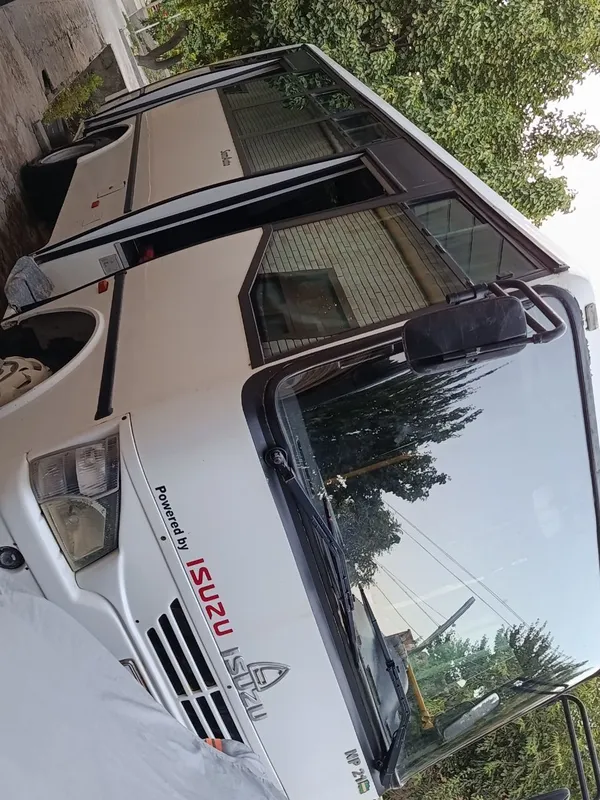 Isuzu avtobus sotiladi 2
