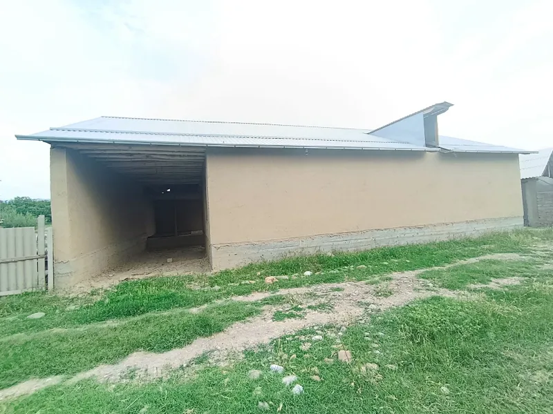 Uy sotiladi Manzil Parkent tumani Samsarakda 1