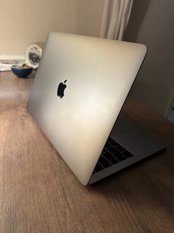 Ideal MacBook Pro 19" 8/256 M1 256GB Touch Bar 7