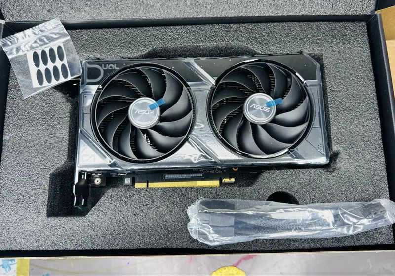 Asus GeForce RTX 4070 Super Dual OC 12 Gb, GDDR6X, 192 бит — фото 1