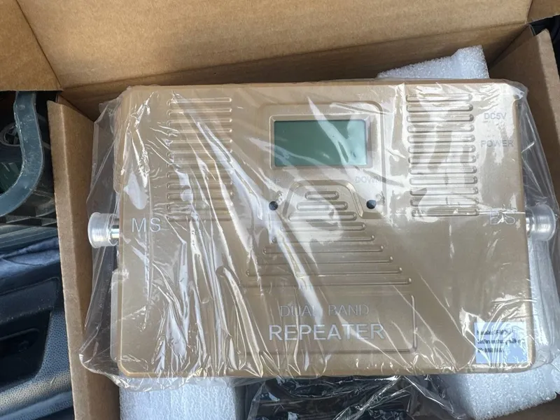Uselitel svyazi GSM repitor