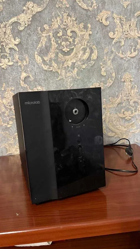 Продам Microlab 5.1 В хорошем состоянии 1