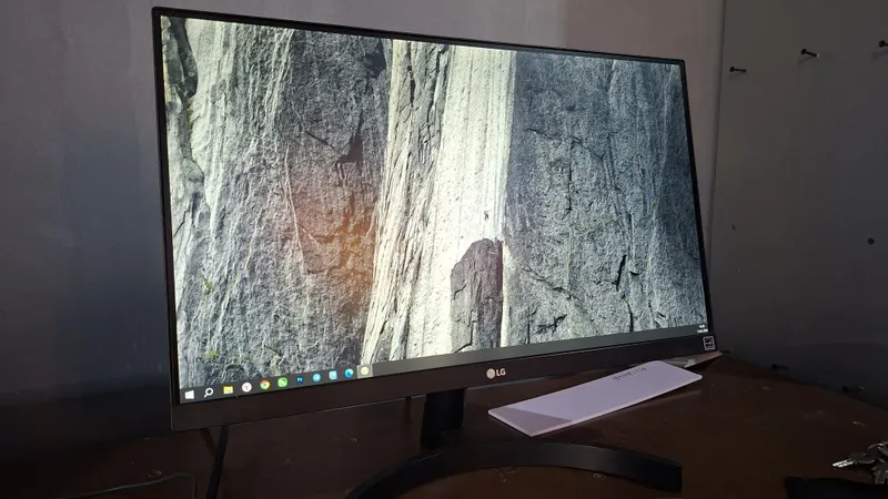 22 lik LG monitor yaxahi holatda! Монитор LG 22 в хорошем состо