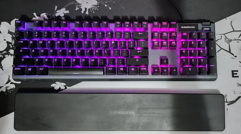 SteelSeries Apex Pro — легендарная клавиатура