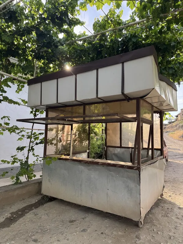 Sotiladi ko‘chma savdo kioski 2.5×2 m