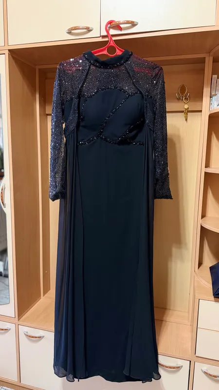 Ko'ylak sotiladi, 240$ ga olingan 1