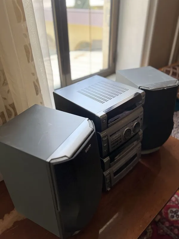 Музыкальный центр Sony MHC-W55 с колонками 2 Музыкальный центр Sony MHC-W55 с колонками 2
