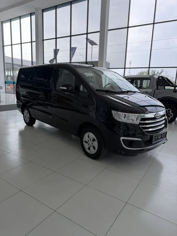 M 3 Van yangi qora rangi М3 Ван черный 1