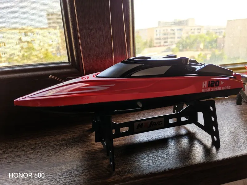 Катер на радиоуправлении / H120 red 2 Катер на радиоуправлении / H120 red 2