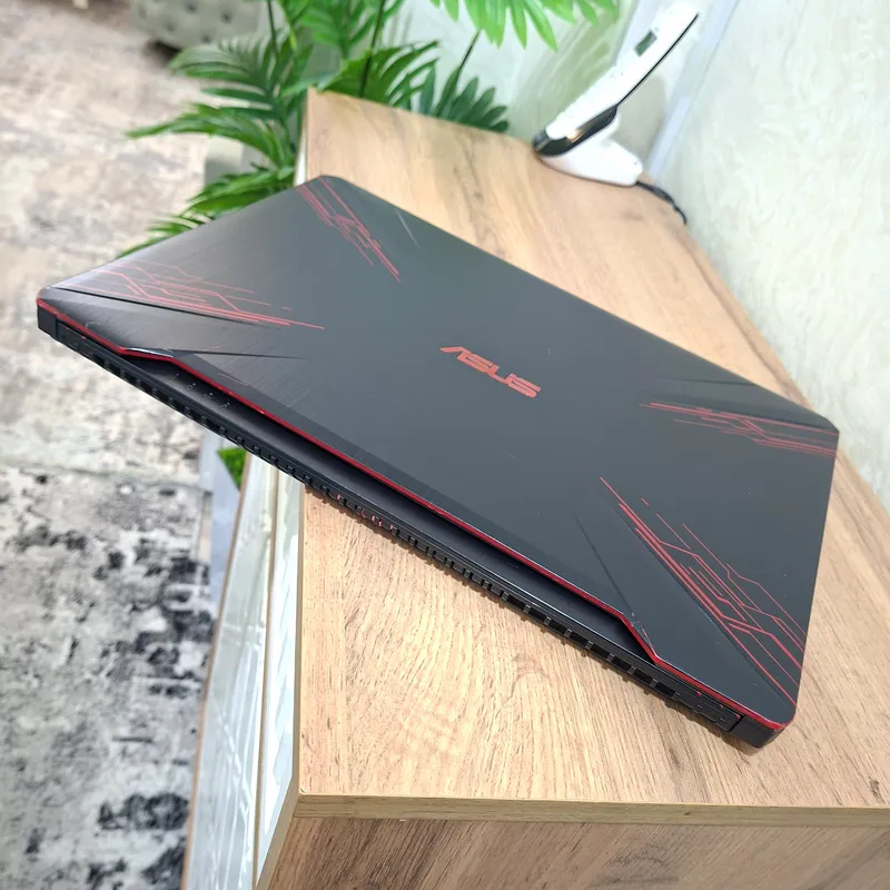 Core i7-8750H/ GTX 1050Ti-4gb/ SSD 256gb/ Operativ xotira 16gb 10 Core i7-8750H/ GTX 1050Ti-4gb/ SSD 256gb/ Operativ xotira 16gb 10
