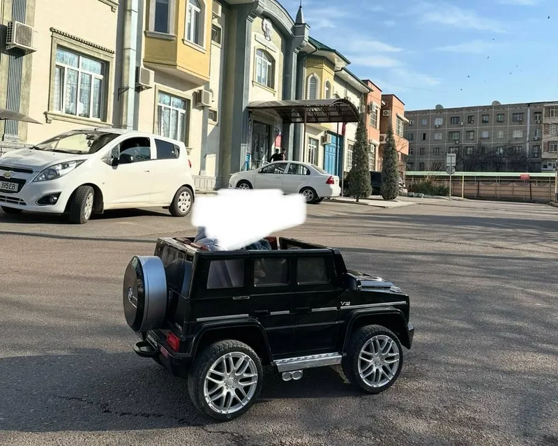 Yangi bolalar uchun elektromobil
