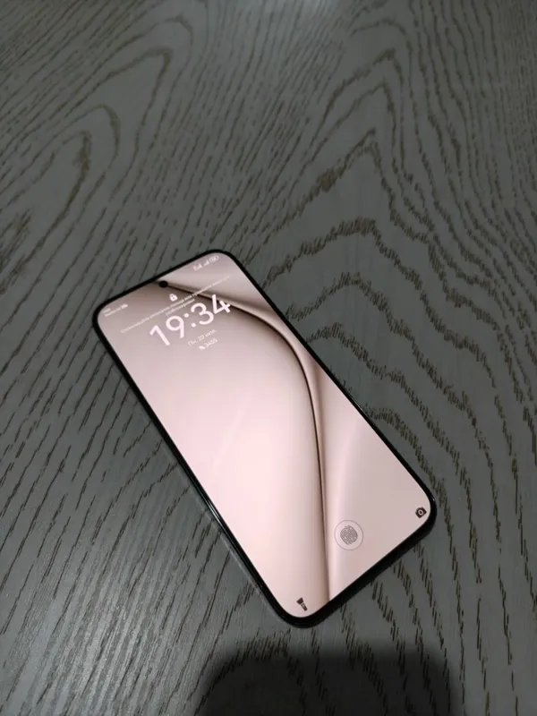 Huawei Pura 70 12/256 4 Huawei Pura 70 12/256 4