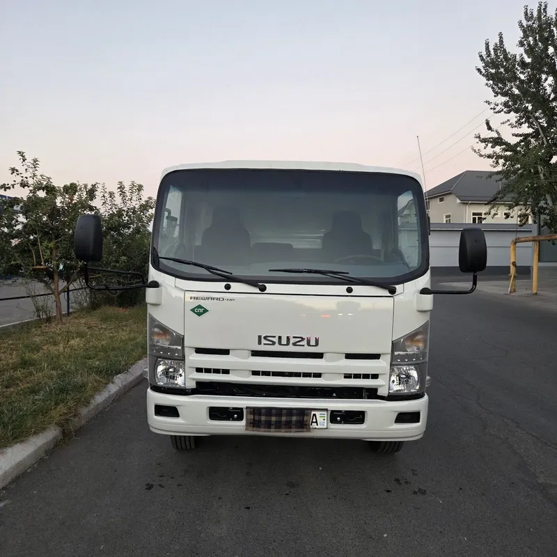 Isuzu assenizator gavnovoz sotiladi 2 Isuzu assenizator gavnovoz sotiladi 2