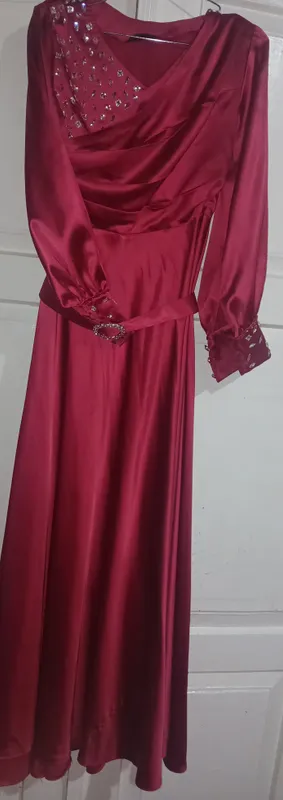 Vecherniy kuylak M S Xl  razmeriga mos 400ming