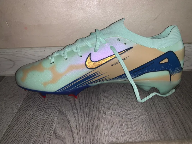 Nike butsi 2 Nike butsi 2