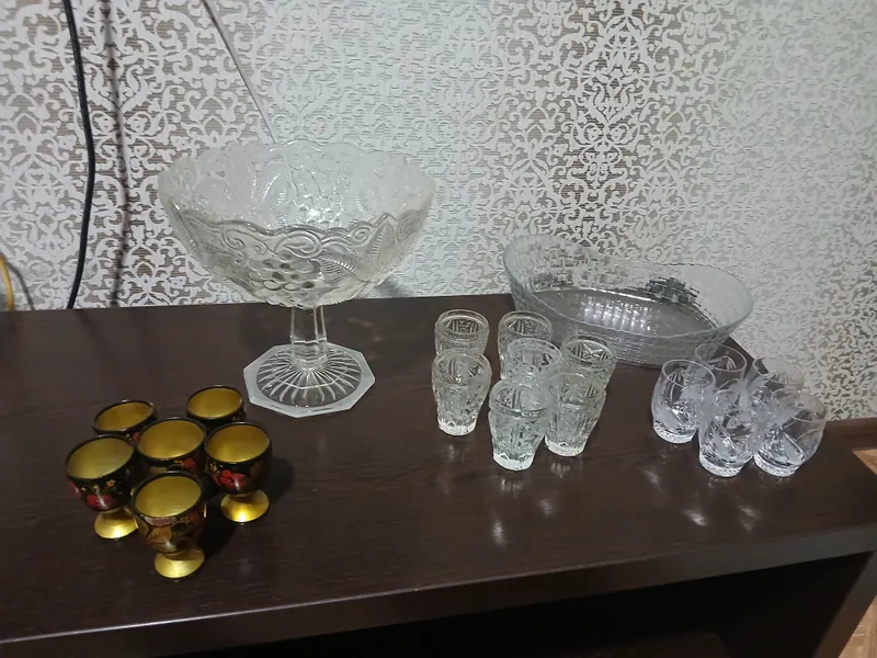Хрустальные рюмки, ваза, деревянные рюмки, раритет 2