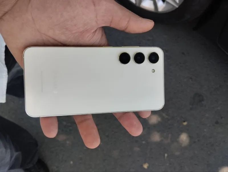 Samsung Galaxy S 23 sotiladi 3