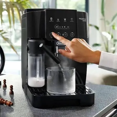 Кофемашина DeLonghi Magnifica Start с сенсорной управленией, офф гаран