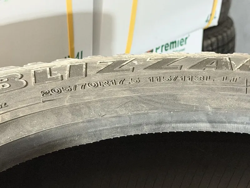 BRIGESTONE BILIZAK 205/70/17.5 made in JAPAN 4