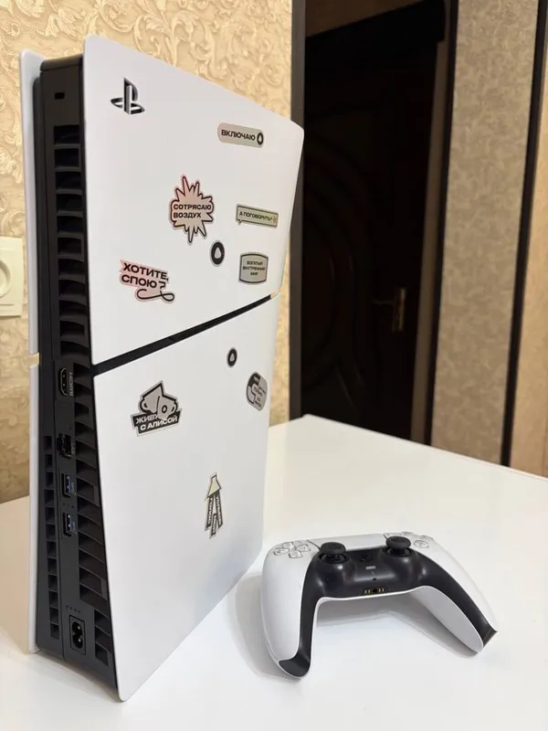 PS5 SLIM 1TB без каробки в идеальном состоянии, привезена из Кореи