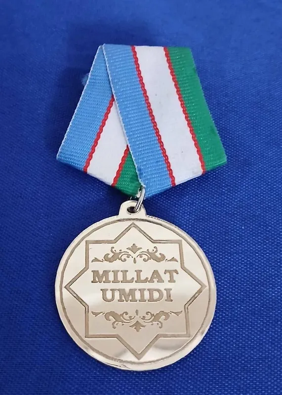 Statuetka, medal, kubok, esdalik nishoni 3 Statuetka, medal, kubok, esdalik nishoni 3
