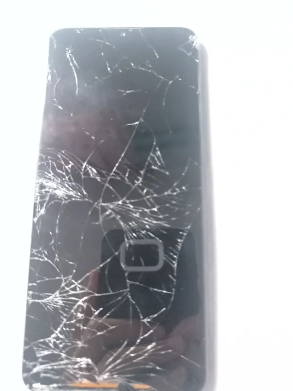 telefon+bonus iphone 13 chexol 3 telefon+bonus iphone 13 chexol 3