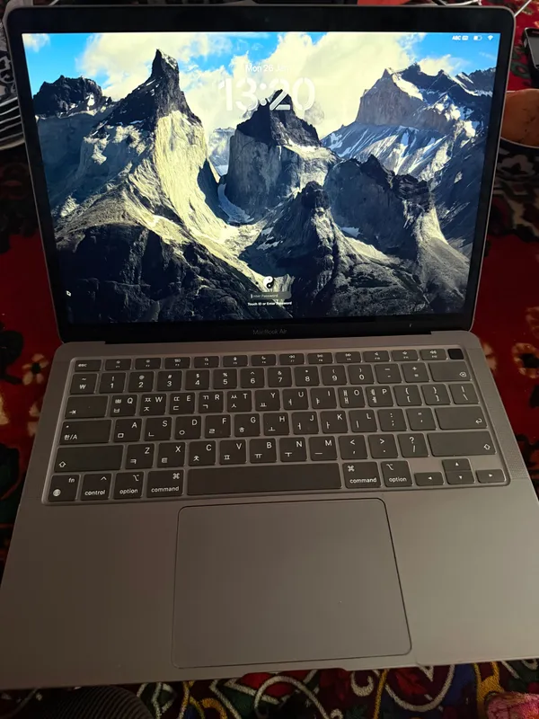 Macbook air M1 8/256 5 Macbook air M1 8/256 5