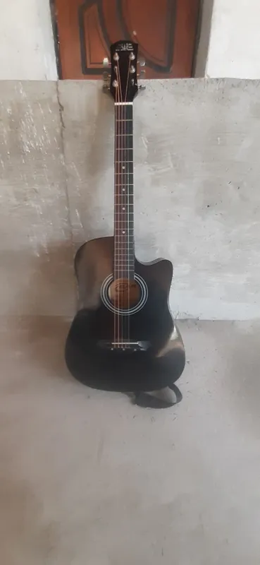 gitara sotiladi gitara sotiladi
