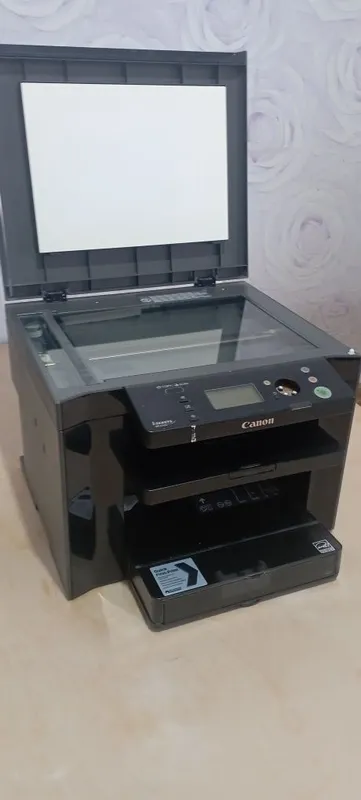 Uch funksiyali ko‘paytirish apparati sotiladi: kserokopiya, printer, skaner 8