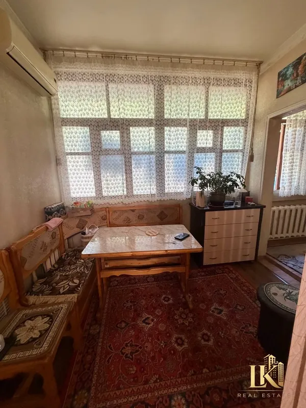 Продаётся уютная 1-комнатная квартира с большим балконом на Ц-4 в Юнусабадском районе — фото 6 Продаётся уютная 1-комнатная квартира с большим балконом на Ц-4 в Юнусабадском районе — фото 6
