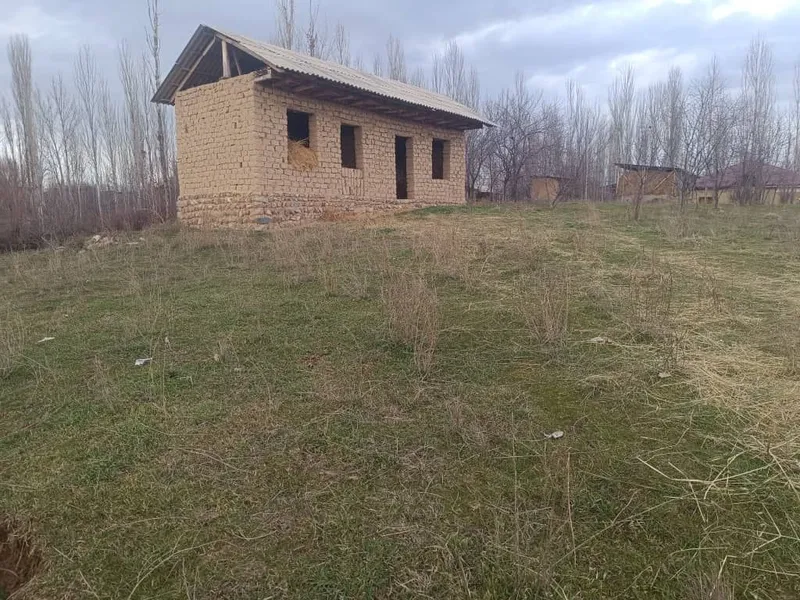 Uchastka sotiladi Toshkent viloyati Parkent tumani