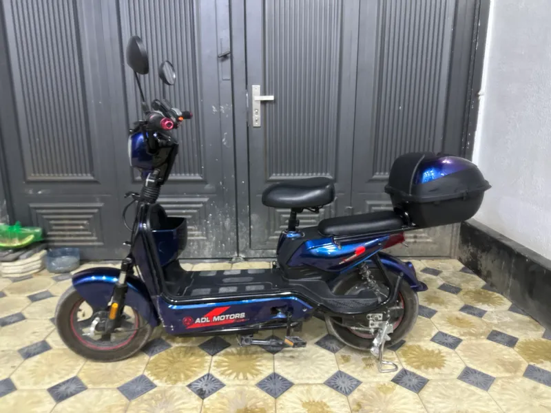 Skuter Holati yangi 1 Skuter Holati yangi 1