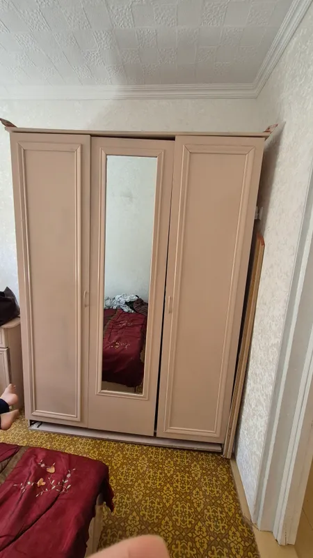Yotoqhona mebeli va stenka sotiladi