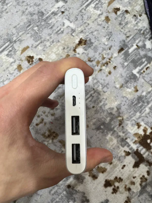Deyarli yangi mi powerbank 10000 sotiladi 4 Deyarli yangi mi powerbank 10000 sotiladi 4